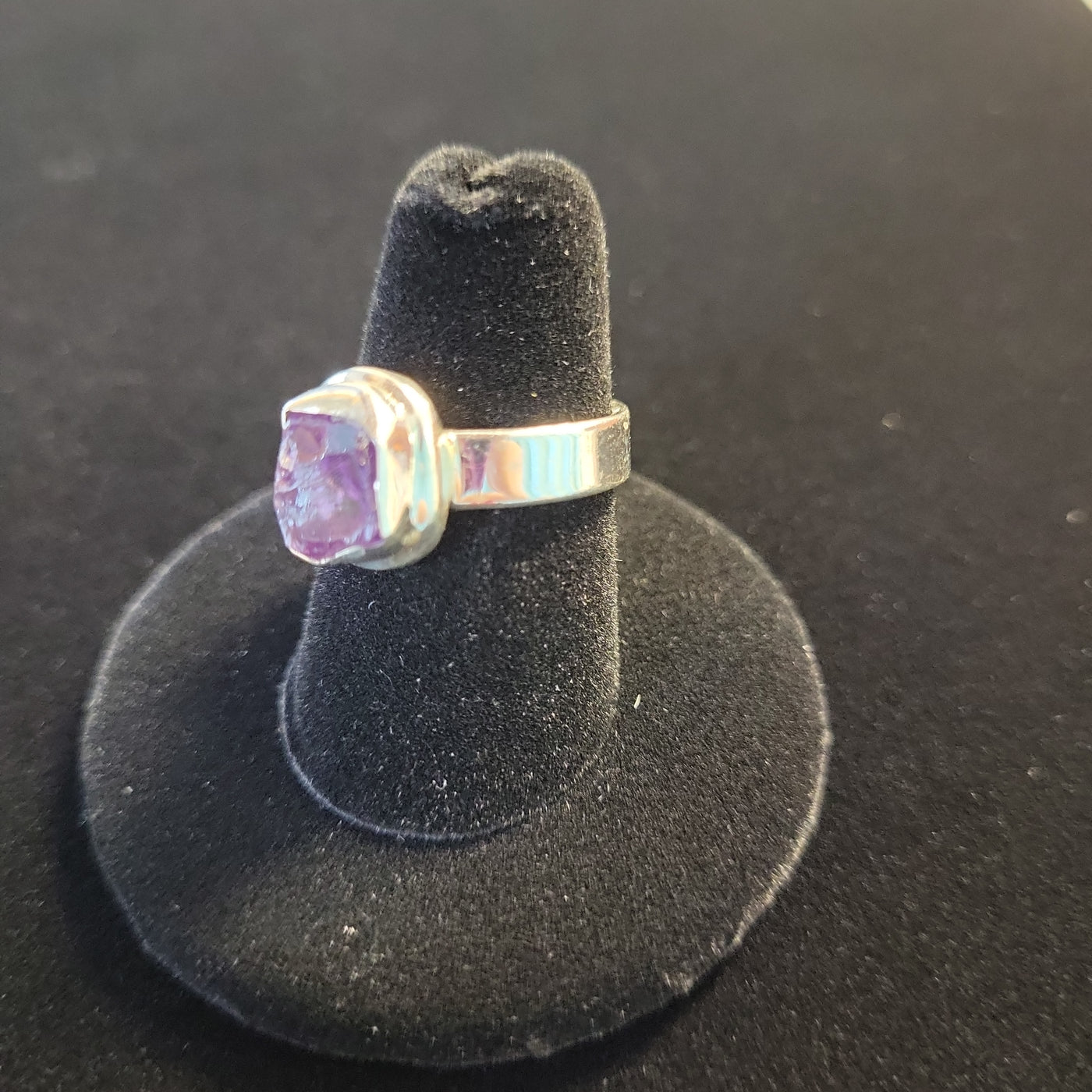 Sz7.75 Amethyst Freeform .5"L Wideband Ring 925 Sterling Silver