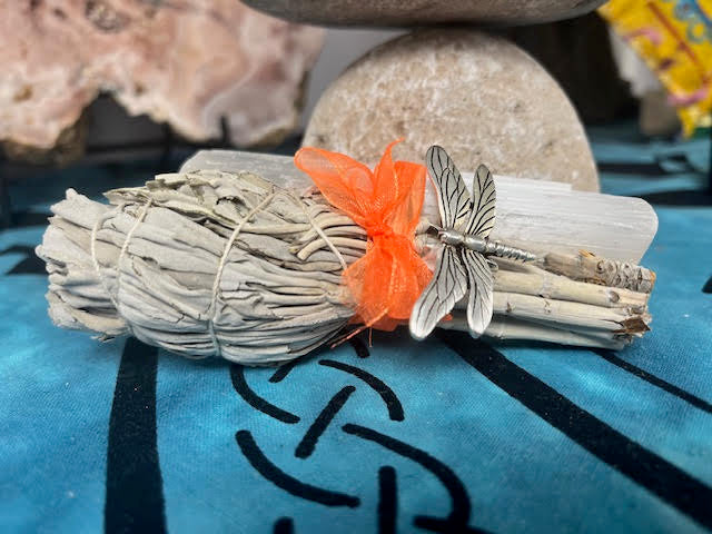Dragonfly Pendant Smudge & Crystal Cleansing Bundle - White Sage, Selenite, and Palo Santo Stick