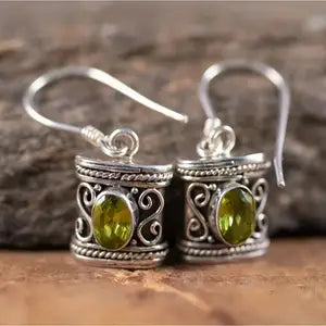 Creative Retro Niche Design with Green Gemstone