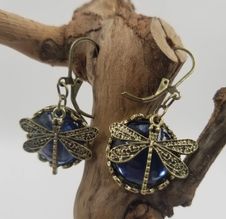 Vintage Dragonfly Pendant Dangle Earrings - Lever Backs